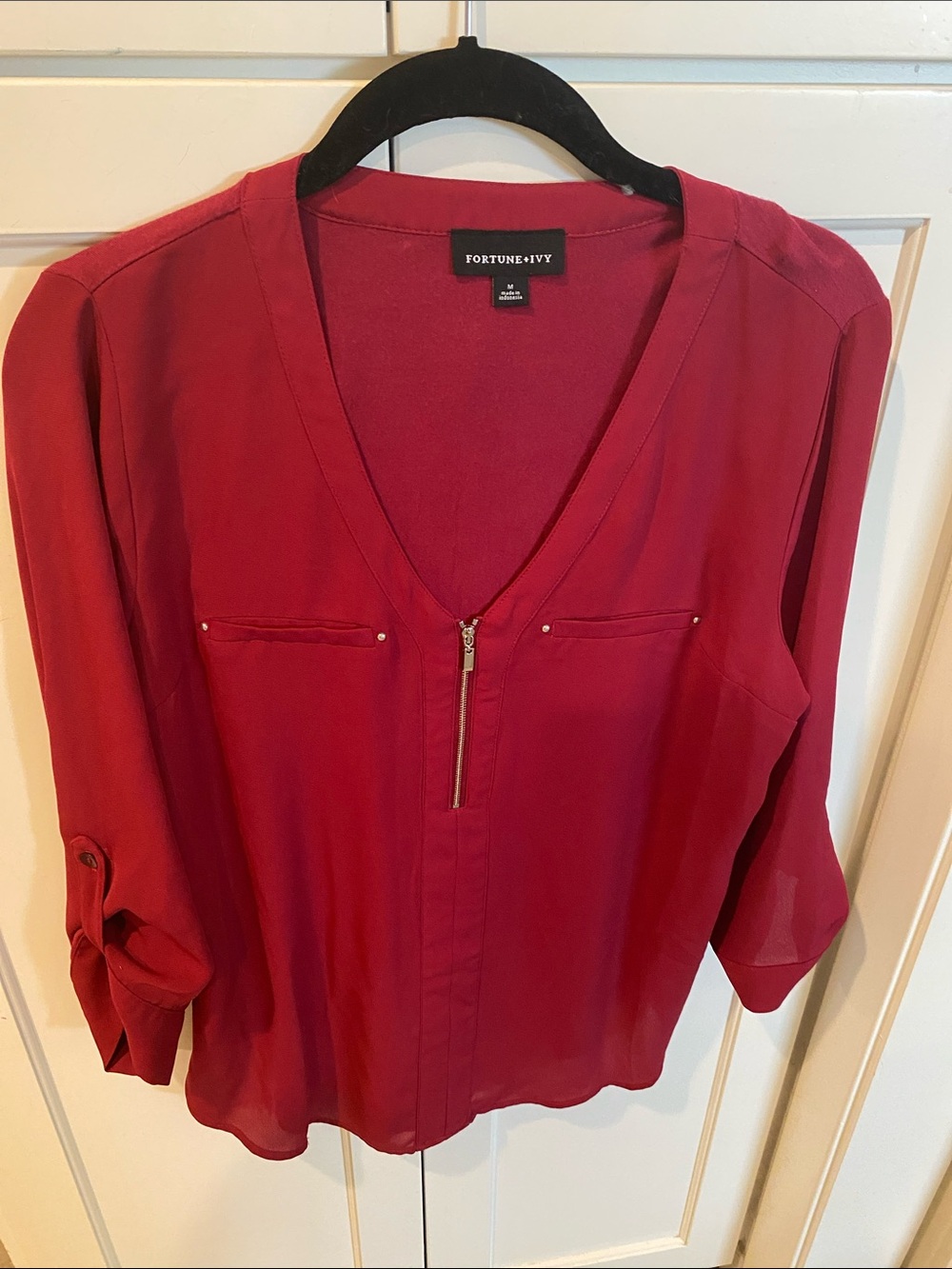 Fortune +Ivy Wine-Red V-Neck Zip-Front mixed material Blouse with tab sleeves